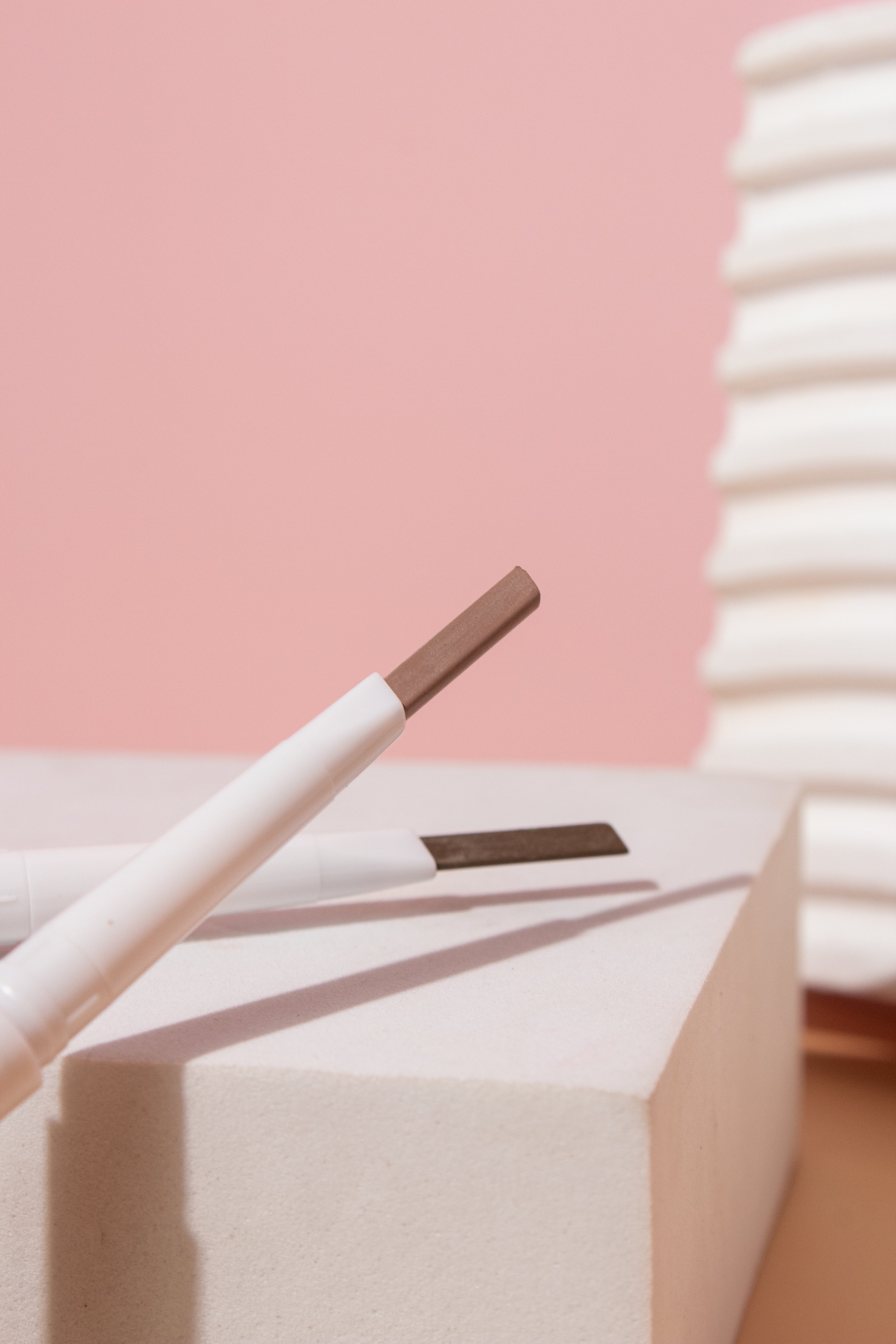 ULTRA RETRACTABLE BROW
